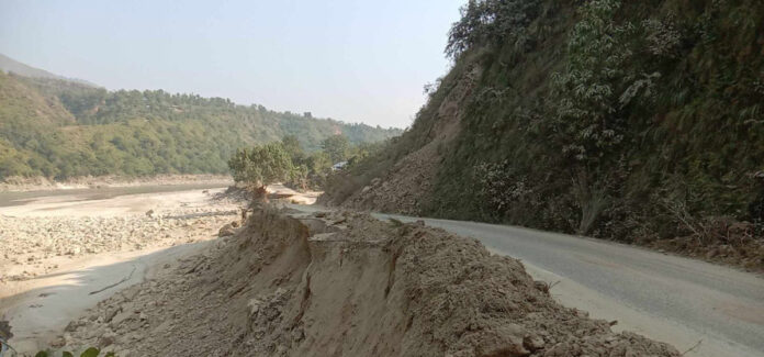 madhyapahadi-rajmarga-news-photo-sindhuli-4-1200x560-1